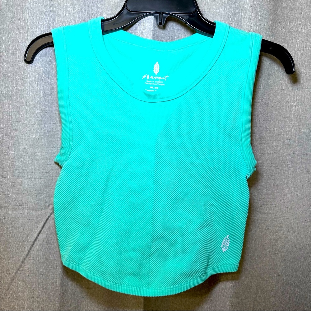 Alo Yoga Women's Cropped Tank Top in Aqua